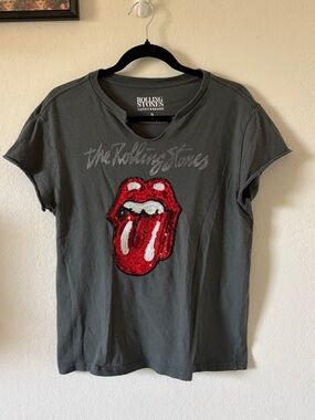 LUCKY BRAND ROLLING STONES SEQUIN TONGUE TEE S CHARCOAL BAND BOYFRIEND GRAPHIC